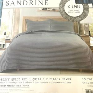New Sandrine King 3 Piece Quilt Set Color Gray/Blue/White Stitch Stripping
